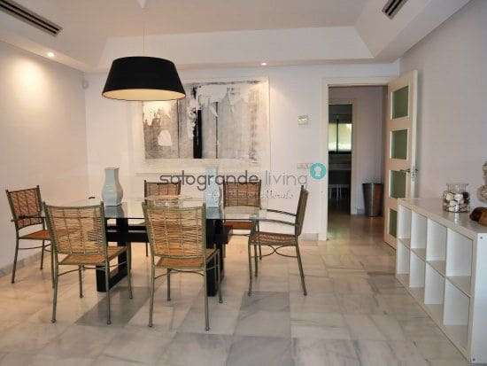 4 quarto Apartamento para arrendar em Sotogrande, San Roque com piscina garagem - 2 400 € (Ref: 9777787)