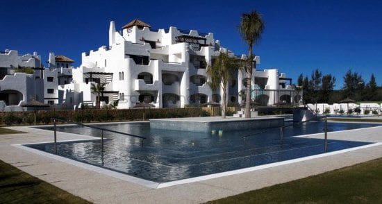 4 quarto Apartamento para arrendar em Sotogrande com piscina garagem - 2 400 € (Ref: 9777787)