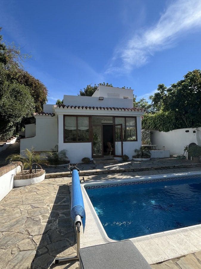 3 bedroom Finca/Country House for sale in Manilva - € 430,000 (Ref: 9784894)