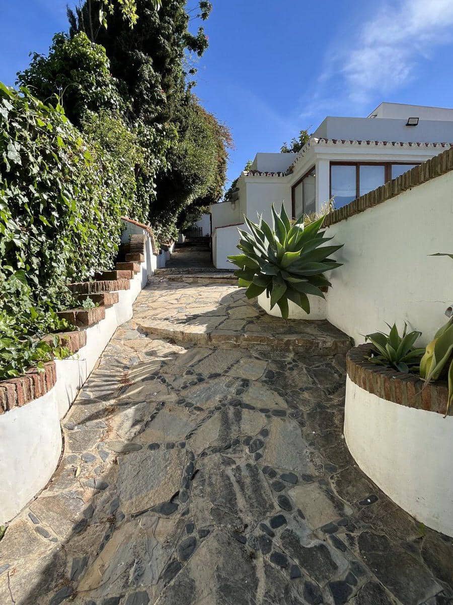 3 bedroom Finca/Country House for sale in Manilva - € 430,000 (Ref: 9784894)