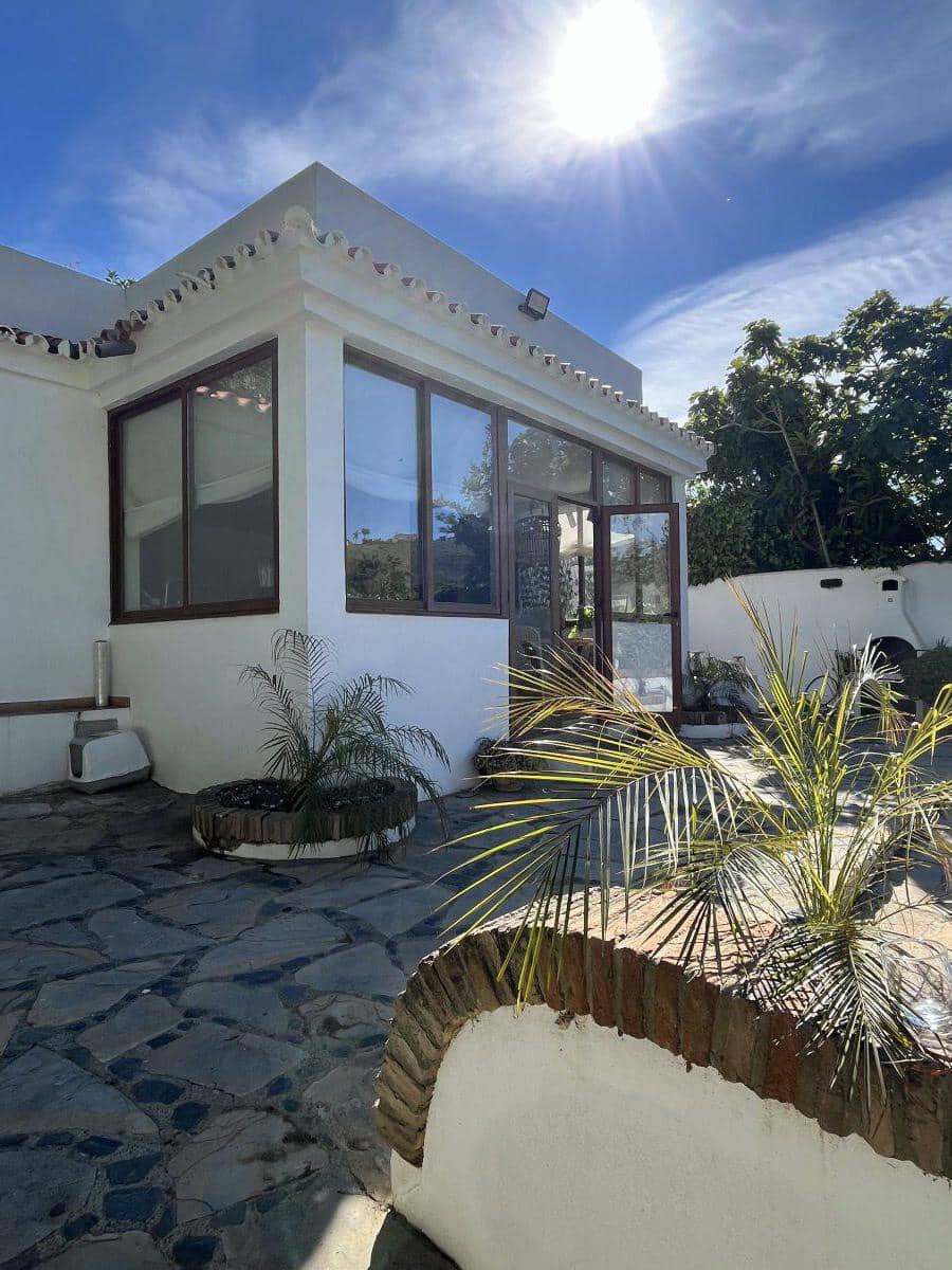 3 bedroom Finca/Country House for sale in Manilva - € 430,000 (Ref: 9784894)