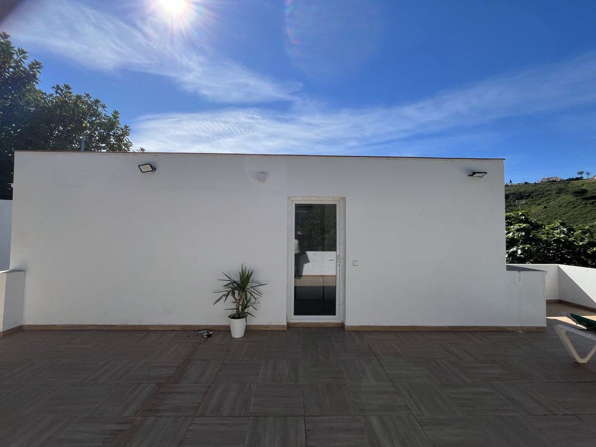 3 bedroom Finca/Country House for sale in Manilva - € 430,000 (Ref: 9784894)