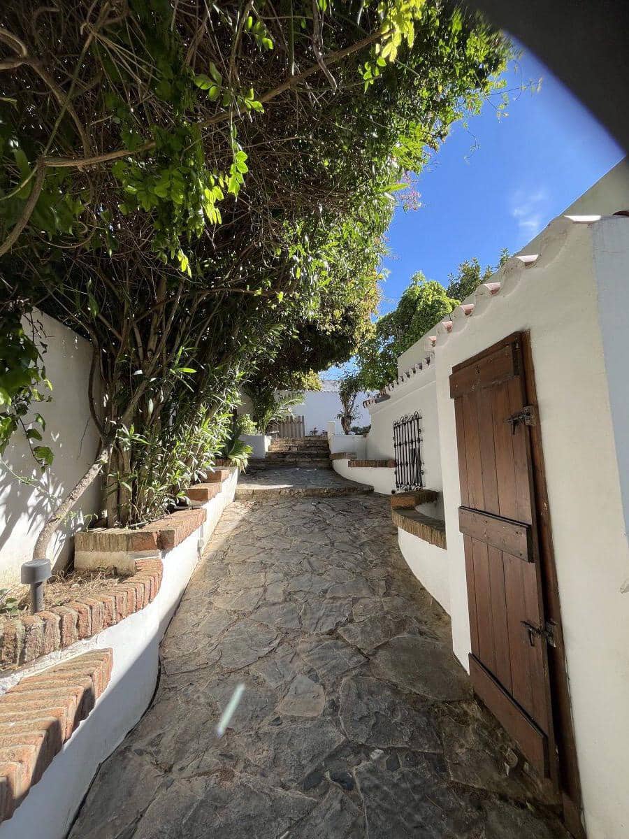 3 bedroom Finca/Country House for sale in Manilva - € 430,000 (Ref: 9784894)