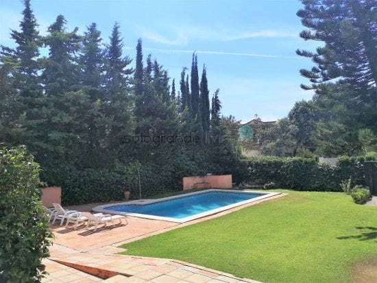 5 bedroom Villa for rent in Sotogrande with pool - € 3,500 (Ref: 9796535)