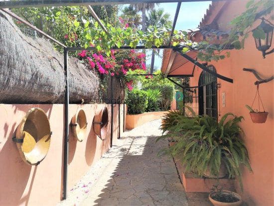 5 bedroom Villa for rent in Sotogrande with pool - € 3,500 (Ref: 9796535)