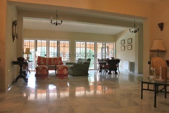 5 bedroom Villa for rent in Sotogrande with pool - € 3,500 (Ref: 9796535)