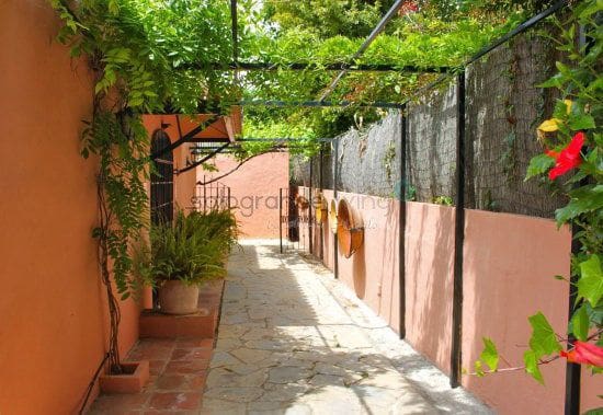 5 bedroom Villa for rent in Sotogrande with pool - € 3,500 (Ref: 9796535)