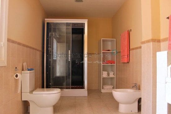 5 bedroom Villa for rent in Sotogrande with pool - € 3,500 (Ref: 9796535)