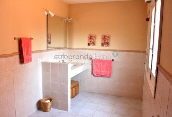 5 bedroom Villa for rent in Sotogrande with pool - € 3,500 (Ref: 9796535)