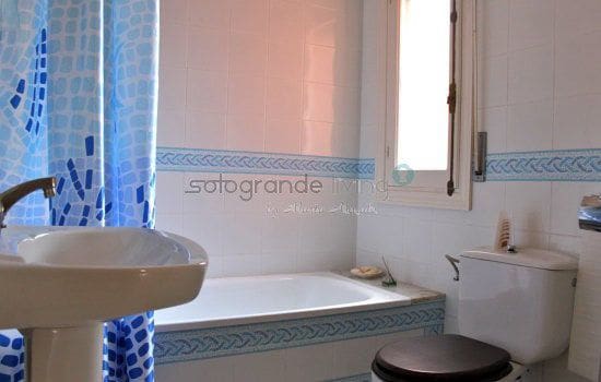 5 bedroom Villa for rent in Sotogrande with pool - € 3,500 (Ref: 9796535)