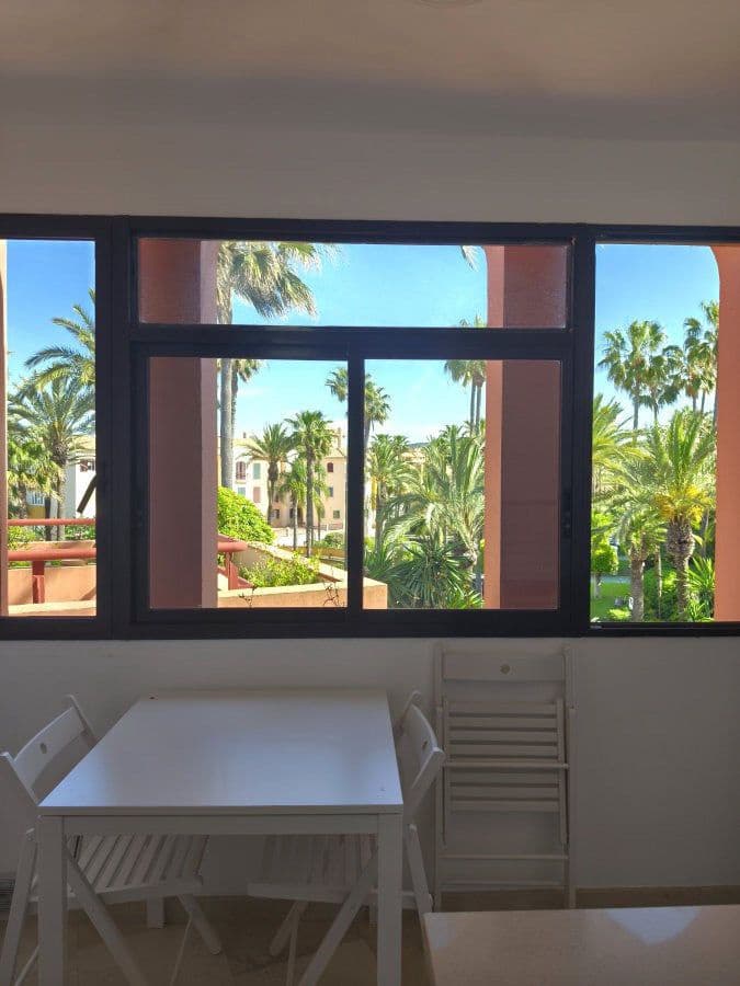 3 soveværelse Lejlighed til leje i Sotogrande med garage - € 2.200 (Ref: 9817811)