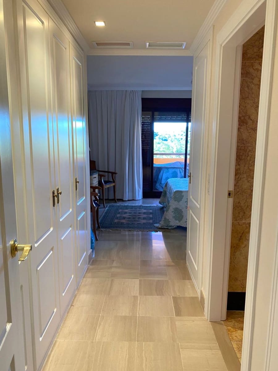2 bedroom Apartment for rent in Sotogrande with pool garage - € 2,100 (Ref: 9851518)