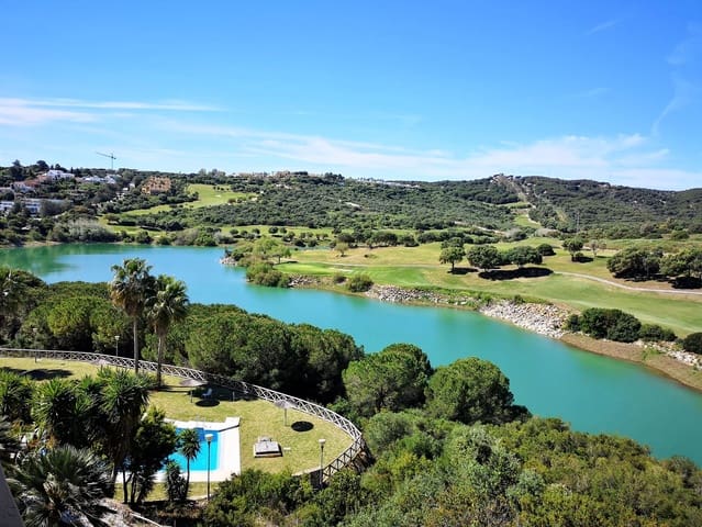 2 Zimmer Apartment zu vermieten in Sotogrande Alto, San Roque mit Pool Garage - 2.100 € (Ref: 9851518)