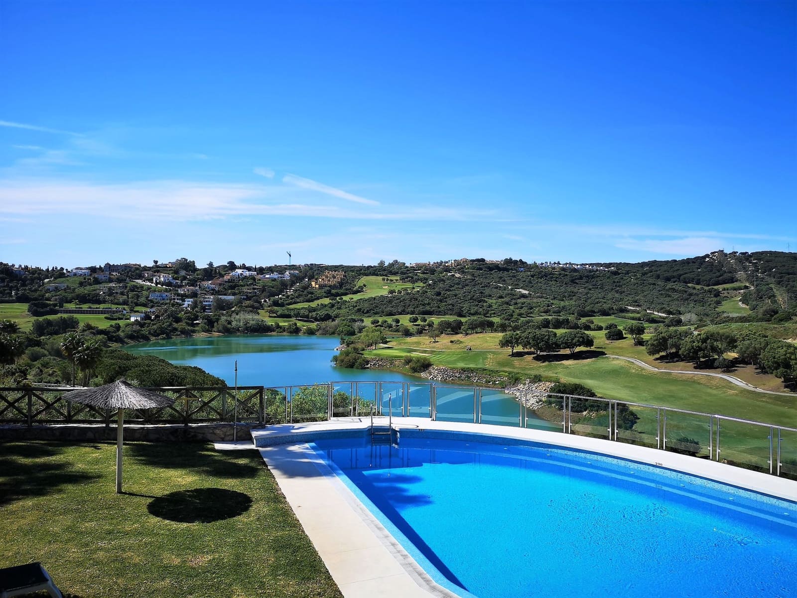 2 bedroom Apartment for rent in Sotogrande with pool garage - € 2,100 (Ref: 9851518)