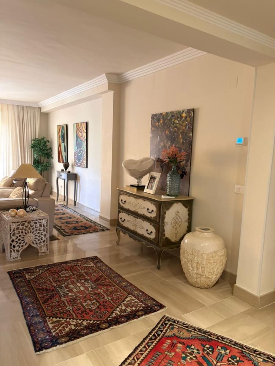 2 bedroom Apartment for rent in Sotogrande with pool garage - € 2,100 (Ref: 9851518)