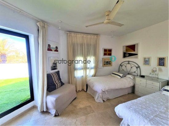 2 sovrum Lägenhet att hyra i Sotogrande med pool garage - 1 600 € (Ref: 9878177)