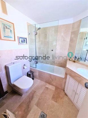 2 sovrum Lägenhet att hyra i Sotogrande med pool garage - 1 600 € (Ref: 9878177)