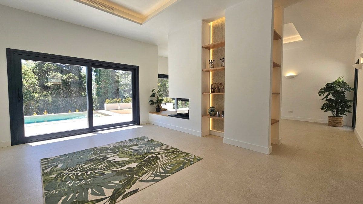 5 bedroom Villa for sale in Sotogrande - € 2,275,000 (Ref: 9878178)
