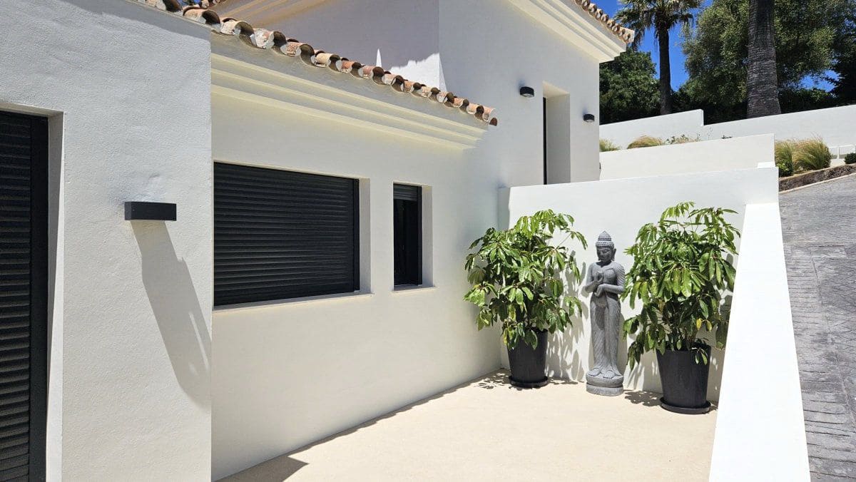 5 bedroom Villa for sale in Sotogrande - € 2,275,000 (Ref: 9878178)