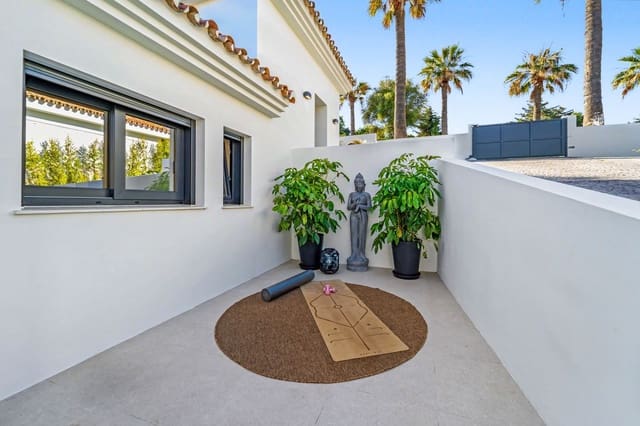 5 soverom Villa til salgs i Sotogrande Costa, San Roque - € 2 275 000 (Ref: 9878178)