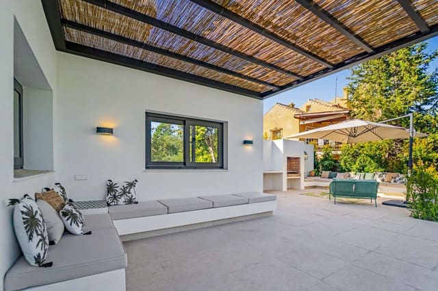 5 soverom Villa til salgs i Sotogrande Costa, San Roque - € 2 275 000 (Ref: 9878178)