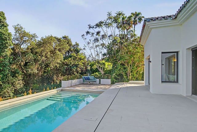 5 soverom Villa til salgs i Sotogrande Costa, San Roque - € 2 275 000 (Ref: 9878178)