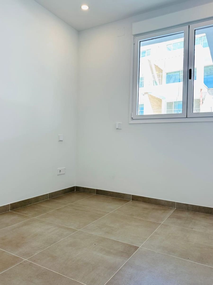 2 soverom Leilighet til salgs i La Alcaidesa med garasje - € 525 000 (Ref: 9880712)