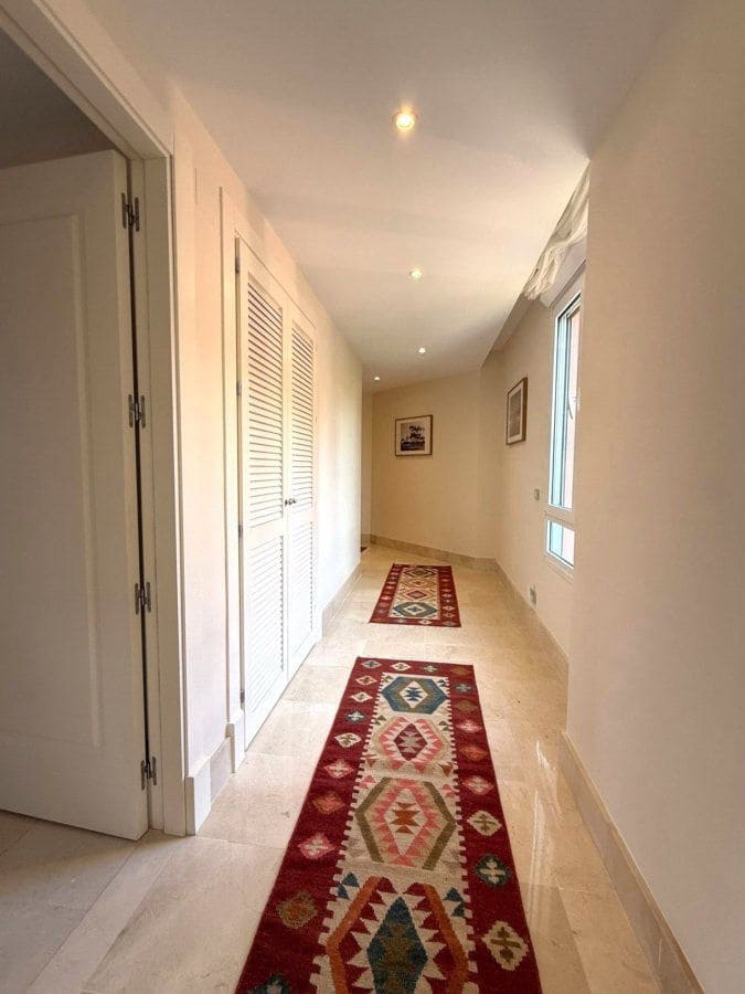 3 makuuhuone Huoneisto vuokrattavana paikassa Sotogrande mukana 
autotalli - 4 500 € (Ref: 9906967)