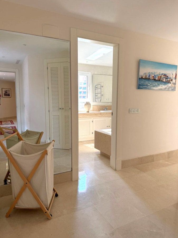 3 makuuhuone Huoneisto vuokrattavana paikassa Sotogrande mukana 
autotalli - 4 500 € (Ref: 9906967)