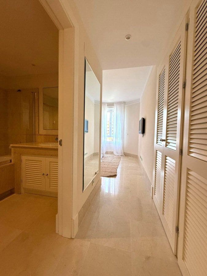 3 makuuhuone Huoneisto vuokrattavana paikassa Sotogrande mukana 
autotalli - 4 500 € (Ref: 9906967)