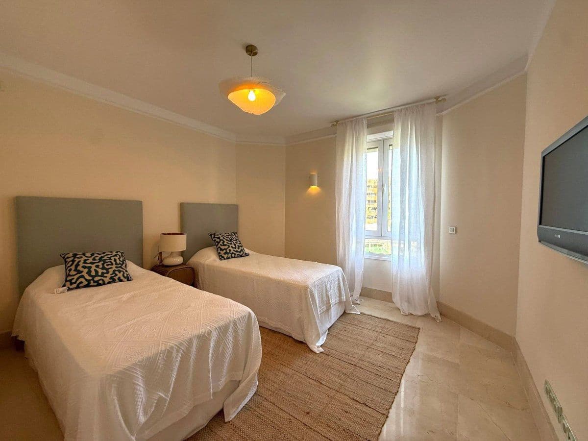 3 makuuhuone Huoneisto vuokrattavana paikassa Sotogrande mukana 
autotalli - 4 500 € (Ref: 9906967)
