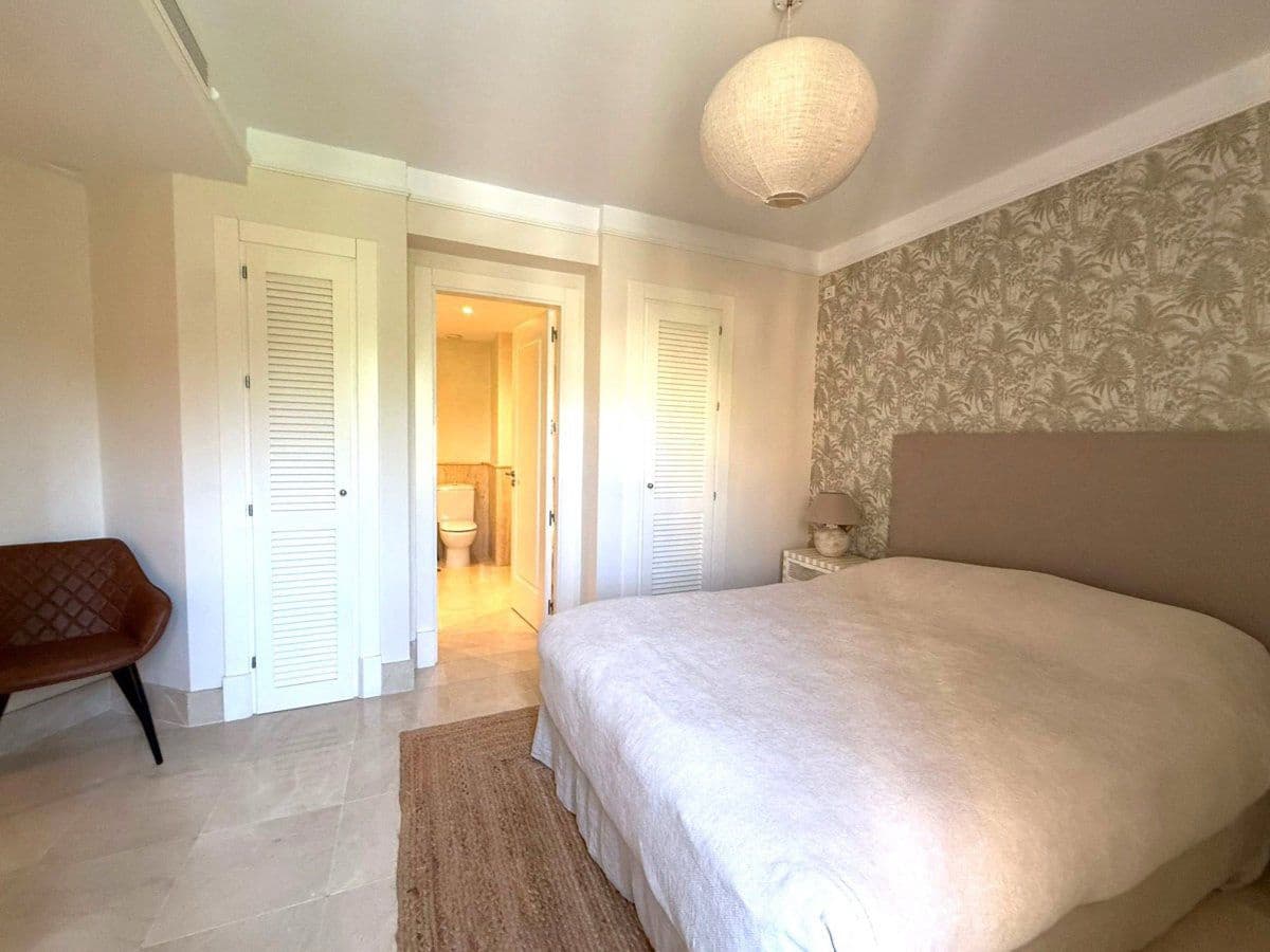 3 makuuhuone Huoneisto vuokrattavana paikassa Sotogrande mukana 
autotalli - 4 500 € (Ref: 9906967)