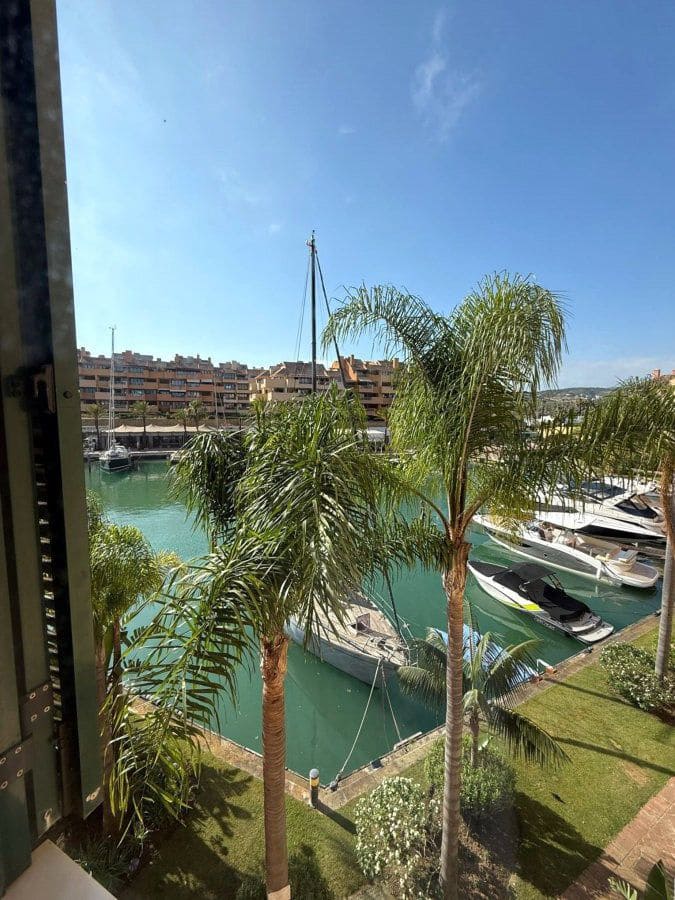 3 makuuhuone Huoneisto vuokrattavana paikassa Sotogrande mukana 
autotalli - 4 500 € (Ref: 9906967)