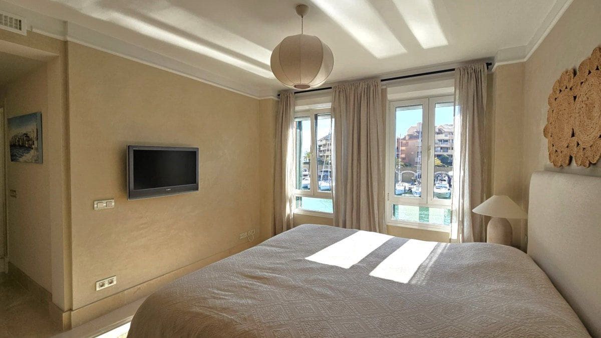 3 makuuhuone Huoneisto vuokrattavana paikassa Sotogrande mukana 
autotalli - 4 500 € (Ref: 9906967)