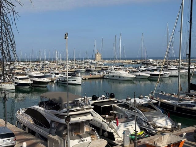 3 makuuhuone Huoneisto vuokrattavana paikassa Sotogrande, San Roque mukana 
autotalli - 4 500 € (Ref: 9906967)