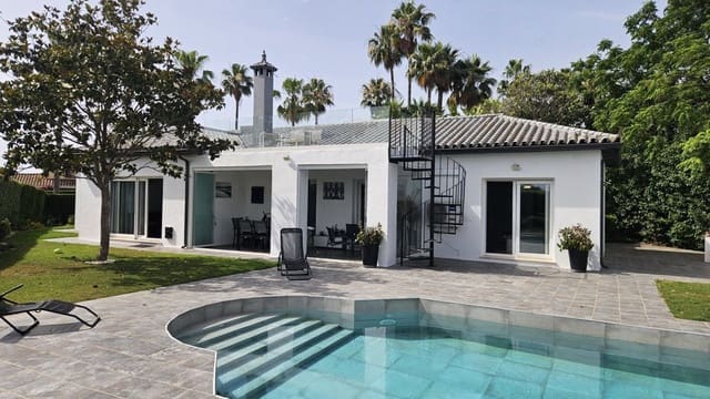 4 sovrum Villa till salu i Sotogrande Costa, San Roque - 1 550 000 € (Ref: 9928955)