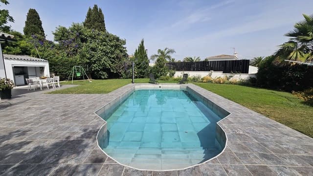 4 sovrum Villa till salu i Sotogrande Costa, San Roque - 1 550 000 € (Ref: 9928955)