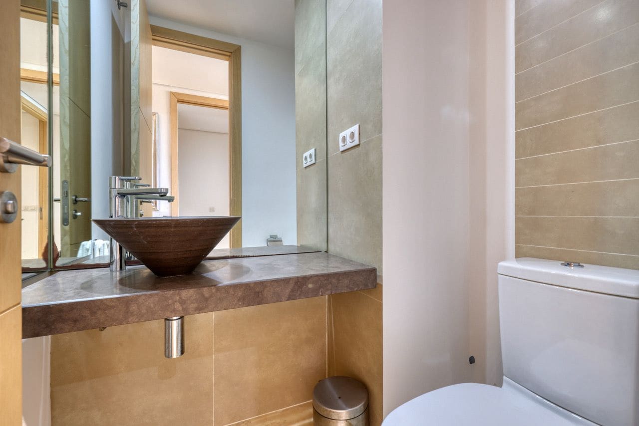Appartement de 2 chambres à louer à Sotogrande avec garage - 2 250 € (Ref: 9936009)
