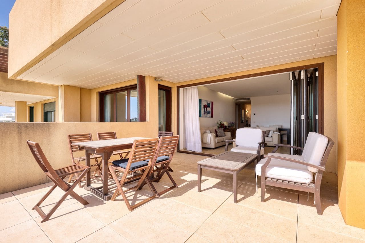 Appartement de 2 chambres à louer à Sotogrande avec garage - 2 250 € (Ref: 9936009)