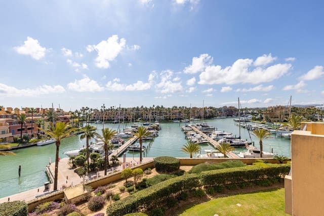 Appartement de 2 chambres à louer à Sotogrande, San Roque avec garage - 2 250 € (Ref: 9936009)
