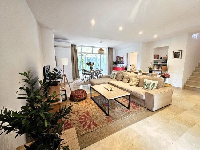 5 soverom Hus til leie i Sotogrande med svømmebasseng - € 2 000 (Ref: 9937747)
