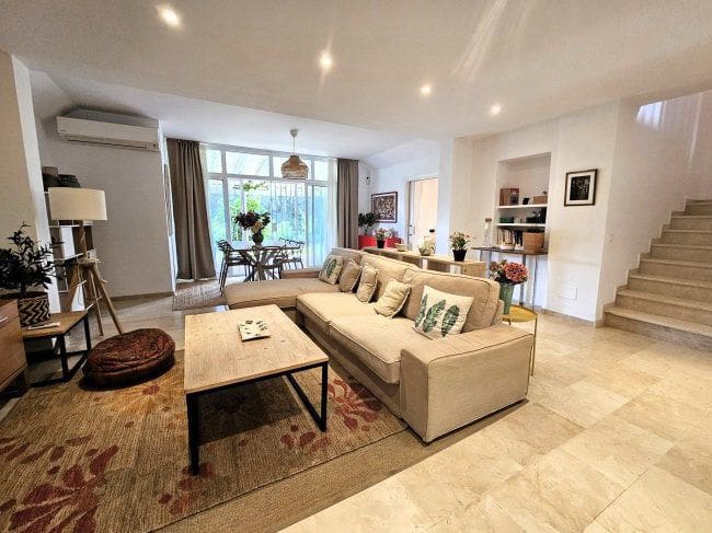 5 soverom Hus til leie i Sotogrande med svømmebasseng - € 2 000 (Ref: 9937747)