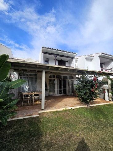 5 soverom Hus til leie i Sotogrande med svømmebasseng - € 2 000 (Ref: 9937747)