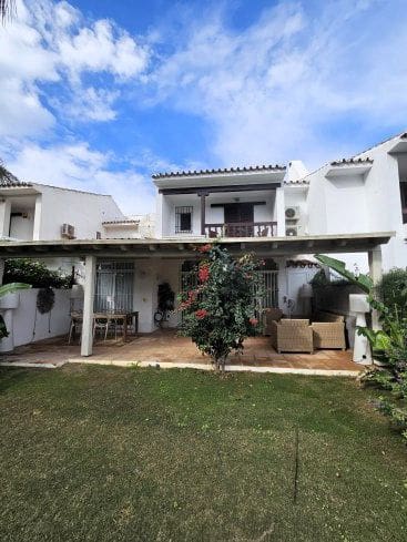5 soverom Hus til leie i Sotogrande med svømmebasseng - € 2 000 (Ref: 9937747)
