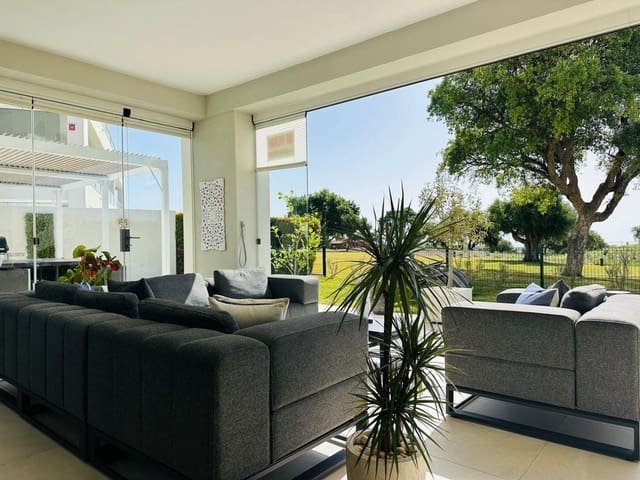 3 soveværelse Lejlighed til salg i San Roque - € 659.000 (Ref: 9939547)