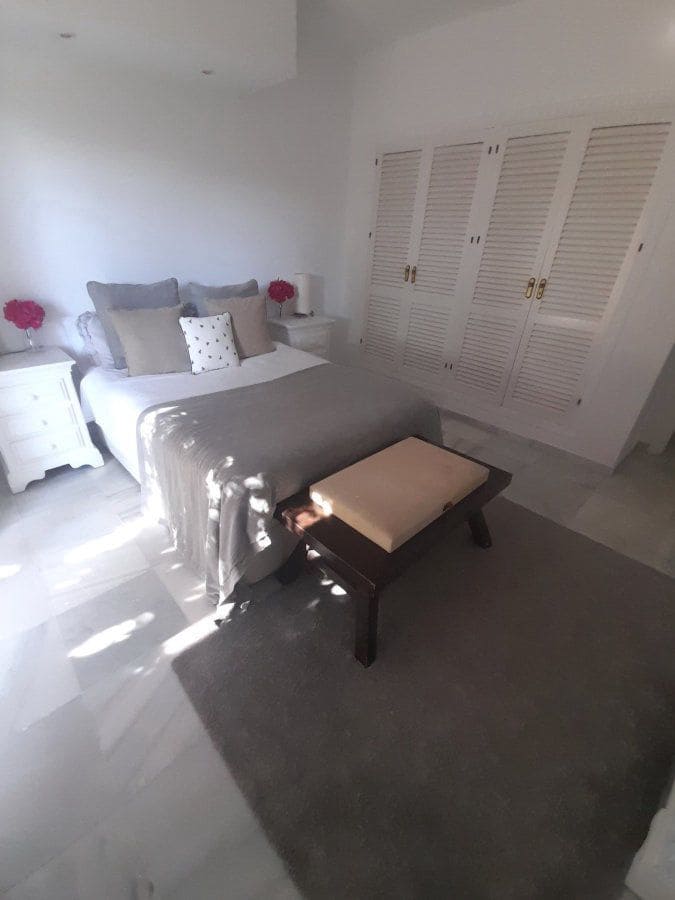 7 soverom Villa til salgs i Sotogrande - € 1 850 000 (Ref: 9941855)