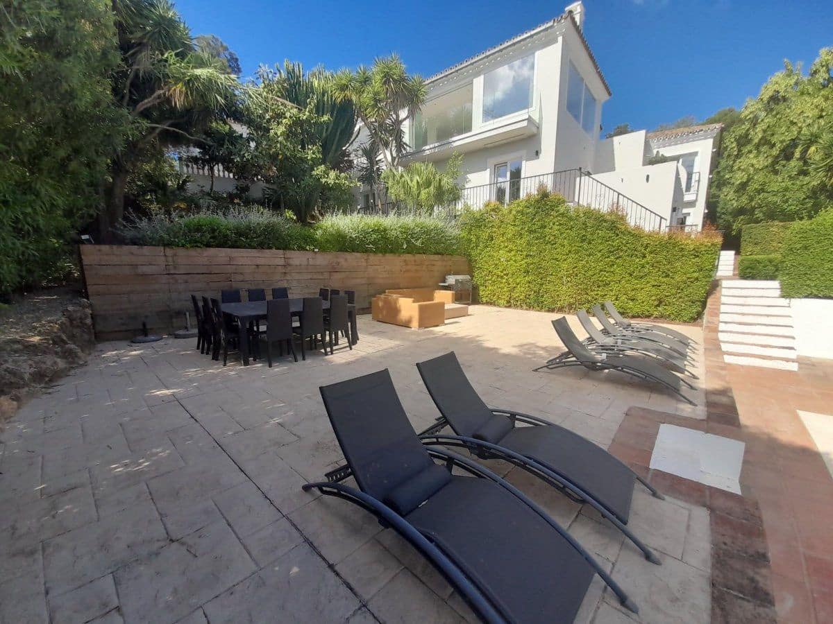 7 soverom Villa til salgs i Sotogrande - € 1 850 000 (Ref: 9941855)