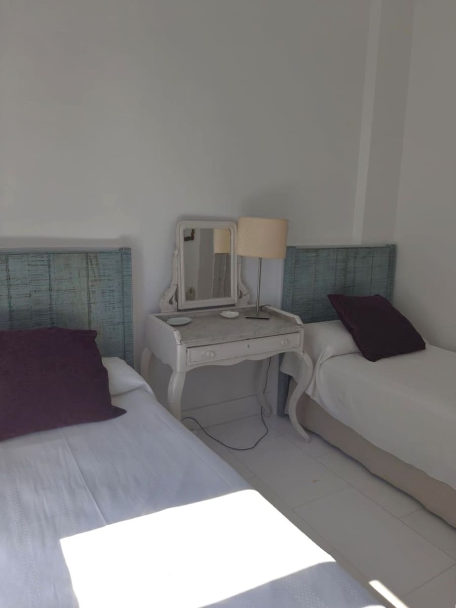 5 soveværelse Byhus til leje i Sotogrande med swimmingpool - € 3.000 (Ref: 9947407)