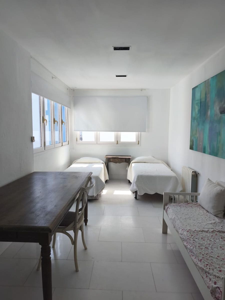 5 soveværelse Byhus til leje i Sotogrande med swimmingpool - € 3.000 (Ref: 9947407)