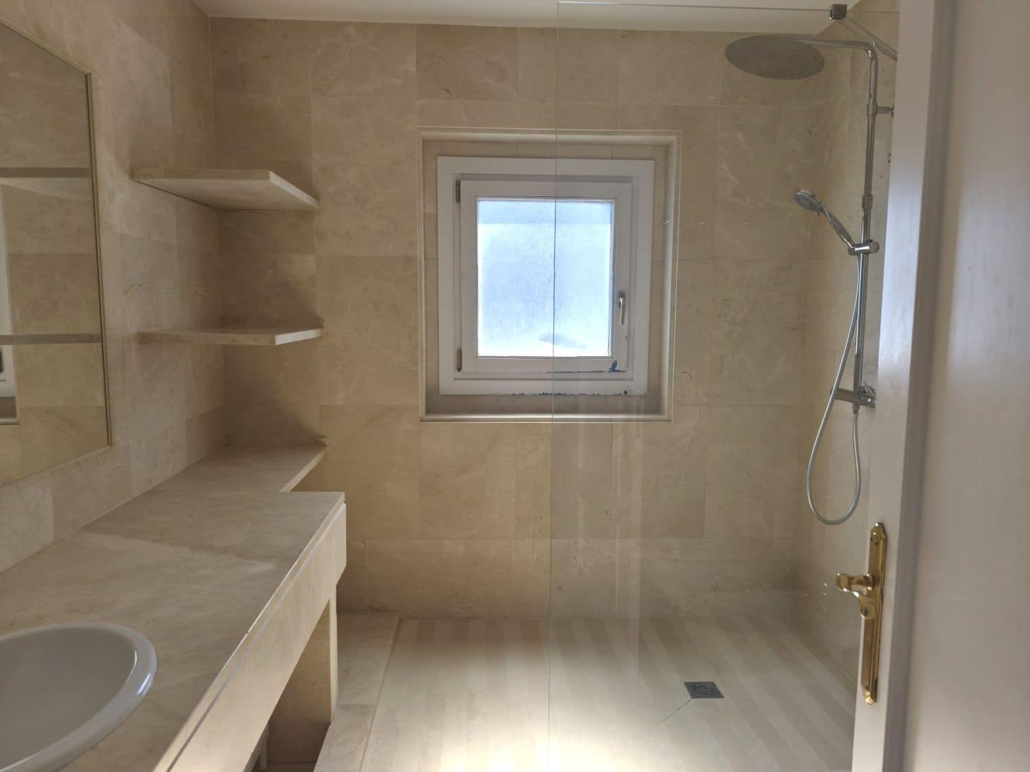 5 soveværelse Byhus til leje i Sotogrande med swimmingpool - € 3.000 (Ref: 9947407)